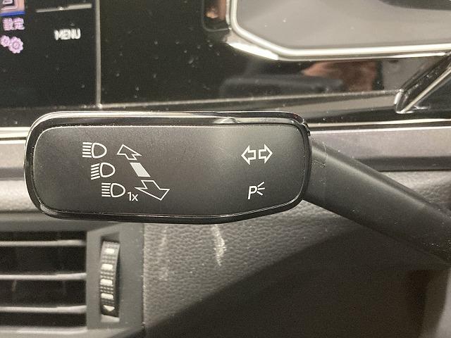 ポロ TSI Highline レーダークルーズコントロール/純正ナビ/フルセグTV/バックカメラ/クリアランスソナー/ETC/パドルシフト/オートライト/プッシュスタート/LEDヘッド/USBポート/スマートキー/オートエアコン(56枚目)