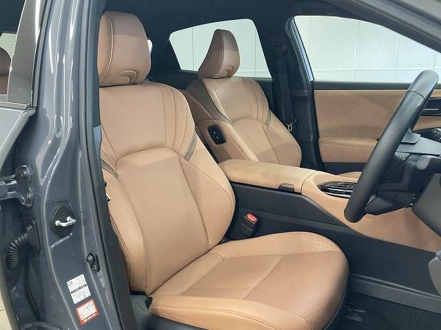 クラウンスポーツ SPORT Z (HEV) モデリスタエアロ/全周囲カメラ/12.3型ナビ/セーフティーセンス/レーダークルーズコントロール/ブラインドスポットモニター/本革シート/シートヒーター/ベンチレーション/パワーシート/電動リアゲート(5枚目)