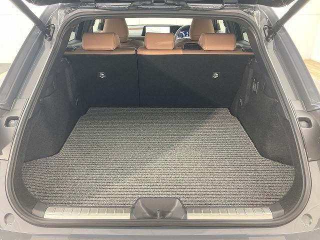 クラウンスポーツ SPORT Z (HEV) モデリスタエアロ/全周囲カメラ/12.3型ナビ/セーフティーセンス/レーダークルーズコントロール/ブラインドスポットモニター/本革シート/シートヒーター/ベンチレーション/パワーシート/電動リアゲート(13枚目)