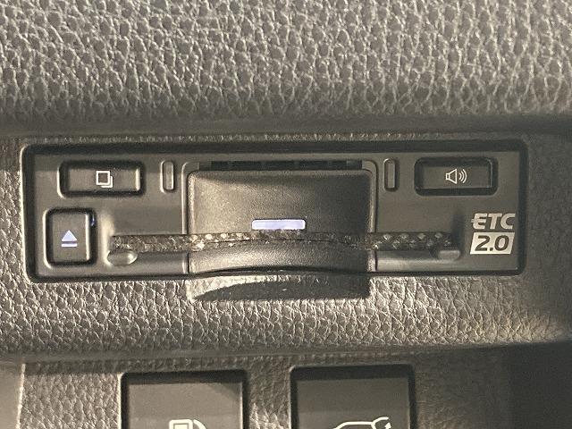 クラウンスポーツ SPORT Z (HEV) モデリスタエアロ/全周囲カメラ/12.3型ナビ/セーフティーセンス/レーダークルーズコントロール/ブラインドスポットモニター/本革シート/シートヒーター/ベンチレーション/パワーシート/電動リアゲート(58枚目)