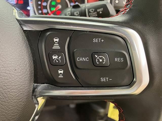 ジープ・ラングラーアンリミテッド Ｕｎｌｉｍｉｔｅｄ　Ｒｕｂｉｃｏｎ　Ｐｏｗｅｒ　Ｔｏｐ　８型ナビ／ソフトトップ／黒革／ブラインドスポットモニター／１７０台限定／レーダークルーズコントロール／ヒーテッドシート／ヒーテッドステアリング／クリアランスソナー／アイドリングストップ／ＵＳＢポート（7枚目）