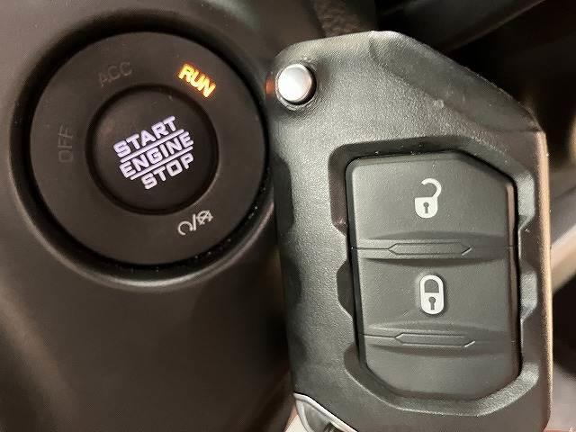 ジープ・ラングラーアンリミテッド Ｕｎｌｉｍｉｔｅｄ　Ｒｕｂｉｃｏｎ　Ｐｏｗｅｒ　Ｔｏｐ　８型ナビ／ソフトトップ／黒革／ブラインドスポットモニター／１７０台限定／レーダークルーズコントロール／ヒーテッドシート／ヒーテッドステアリング／クリアランスソナー／アイドリングストップ／ＵＳＢポート（11枚目）