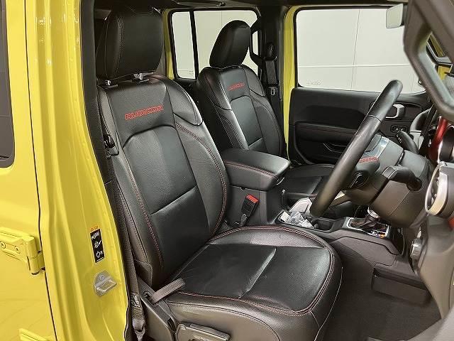 ジープ・ラングラーアンリミテッド Ｕｎｌｉｍｉｔｅｄ　Ｒｕｂｉｃｏｎ　Ｐｏｗｅｒ　Ｔｏｐ　８型ナビ／ソフトトップ／黒革／ブラインドスポットモニター／１７０台限定／レーダークルーズコントロール／ヒーテッドシート／ヒーテッドステアリング／クリアランスソナー／アイドリングストップ／ＵＳＢポート（12枚目）