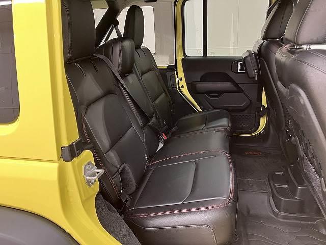 ジープ・ラングラーアンリミテッド Ｕｎｌｉｍｉｔｅｄ　Ｒｕｂｉｃｏｎ　Ｐｏｗｅｒ　Ｔｏｐ　８型ナビ／ソフトトップ／黒革／ブラインドスポットモニター／１７０台限定／レーダークルーズコントロール／ヒーテッドシート／ヒーテッドステアリング／クリアランスソナー／アイドリングストップ／ＵＳＢポート（13枚目）