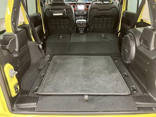 ジープ・ラングラーアンリミテッド Ｕｎｌｉｍｉｔｅｄ　Ｒｕｂｉｃｏｎ　Ｐｏｗｅｒ　Ｔｏｐ　８型ナビ／ソフトトップ／黒革／ブラインドスポットモニター／１７０台限定／レーダークルーズコントロール／ヒーテッドシート／ヒーテッドステアリング／クリアランスソナー／アイドリングストップ／ＵＳＢポート（14枚目）