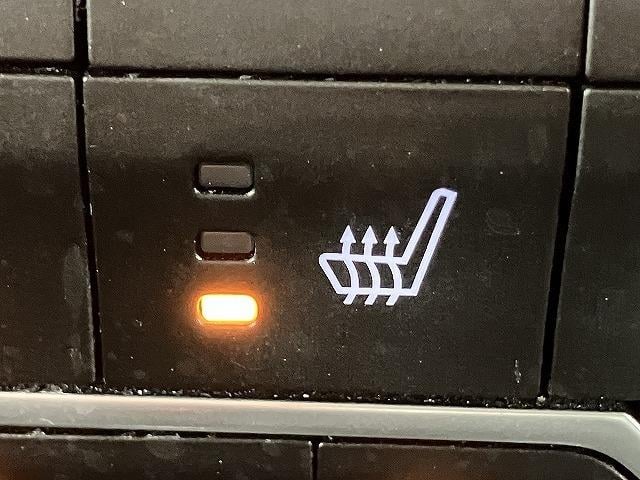 ジープ・ラングラーアンリミテッド Ｕｎｌｉｍｉｔｅｄ　Ｒｕｂｉｃｏｎ　Ｐｏｗｅｒ　Ｔｏｐ　８型ナビ／ソフトトップ／黒革／ブラインドスポットモニター／１７０台限定／レーダークルーズコントロール／ヒーテッドシート／ヒーテッドステアリング／クリアランスソナー／アイドリングストップ／ＵＳＢポート（62枚目）