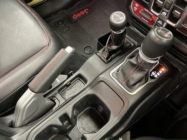 ジープ・ラングラーアンリミテッド Ｕｎｌｉｍｉｔｅｄ　Ｒｕｂｉｃｏｎ　Ｐｏｗｅｒ　Ｔｏｐ　８型ナビ／ソフトトップ／黒革／ブラインドスポットモニター／１７０台限定／レーダークルーズコントロール／ヒーテッドシート／ヒーテッドステアリング／クリアランスソナー／アイドリングストップ／ＵＳＢポート（69枚目）