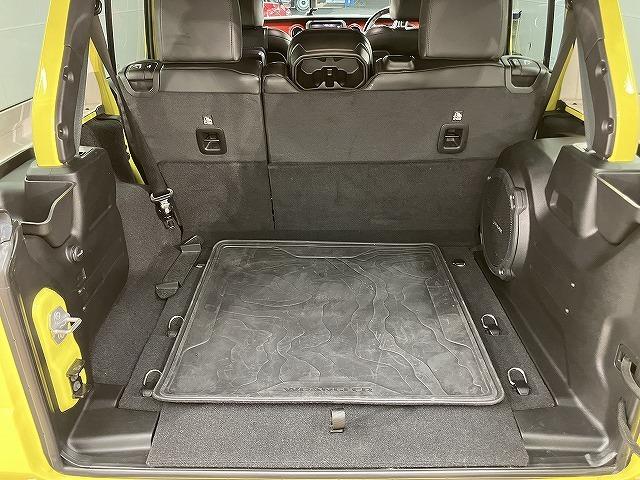 ジープ・ラングラーアンリミテッド Ｕｎｌｉｍｉｔｅｄ　Ｒｕｂｉｃｏｎ　Ｐｏｗｅｒ　Ｔｏｐ　８型ナビ／ソフトトップ／黒革／ブラインドスポットモニター／１７０台限定／レーダークルーズコントロール／ヒーテッドシート／ヒーテッドステアリング／クリアランスソナー／アイドリングストップ／ＵＳＢポート（79枚目）