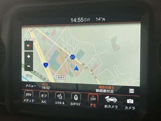 ジープ・ラングラーアンリミテッド Ｕｎｌｉｍｉｔｅｄ　Ｓａｈａｒａ　８型ナビ／レーダークルーズコントロール／ブラインドスポットモニター／シートヒーター／ステアリングヒーター／クリアランスソナー／フルセグＴＶ／ＡＣ１００Ｖ電源／スマートキー／純正１８インチアルミホイール（4枚目）