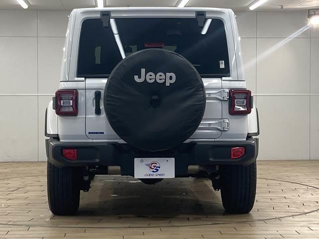 ジープ・ラングラーアンリミテッド Ｕｎｌｉｍｉｔｅｄ　Ｓａｈａｒａ　８型ナビ／レーダークルーズコントロール／ブラインドスポットモニター／シートヒーター／ステアリングヒーター／クリアランスソナー／フルセグＴＶ／ＡＣ１００Ｖ電源／スマートキー／純正１８インチアルミホイール（15枚目）