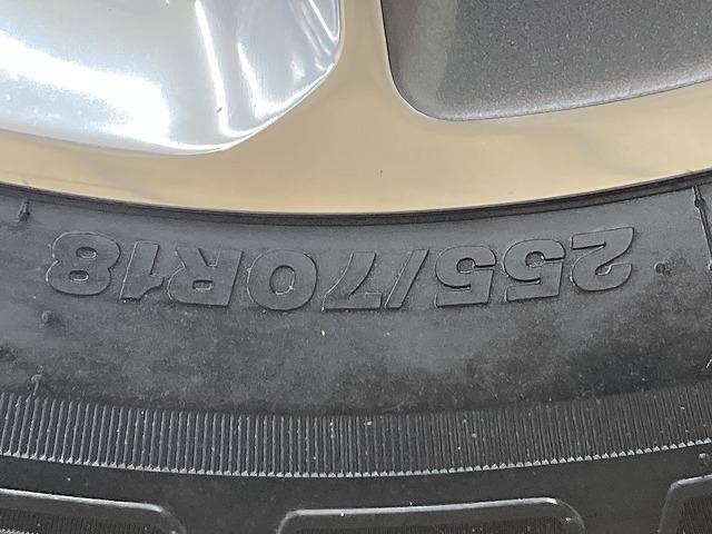 ジープ・ラングラーアンリミテッド Ｕｎｌｉｍｉｔｅｄ　Ｓａｈａｒａ　８型ナビ／レーダークルーズコントロール／ブラインドスポットモニター／シートヒーター／ステアリングヒーター／クリアランスソナー／フルセグＴＶ／ＡＣ１００Ｖ電源／スマートキー／純正１８インチアルミホイール（27枚目）