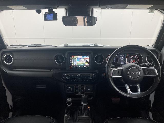 ジープ・ラングラーアンリミテッド Ｕｎｌｉｍｉｔｅｄ　Ｓａｈａｒａ　８型ナビ／レーダークルーズコントロール／ブラインドスポットモニター／シートヒーター／ステアリングヒーター／クリアランスソナー／フルセグＴＶ／ＡＣ１００Ｖ電源／スマートキー／純正１８インチアルミホイール（44枚目）