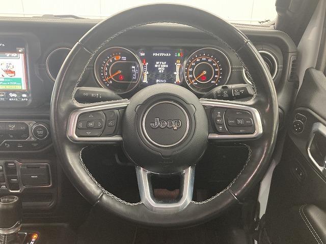 ジープ・ラングラーアンリミテッド Ｕｎｌｉｍｉｔｅｄ　Ｓａｈａｒａ　８型ナビ／レーダークルーズコントロール／ブラインドスポットモニター／シートヒーター／ステアリングヒーター／クリアランスソナー／フルセグＴＶ／ＡＣ１００Ｖ電源／スマートキー／純正１８インチアルミホイール（46枚目）