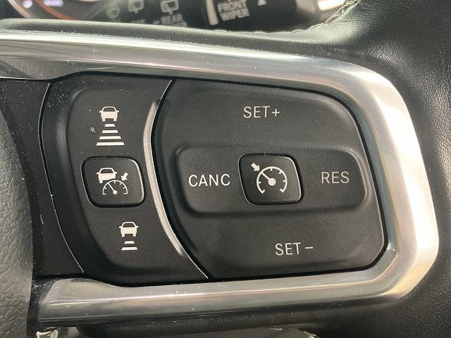 ジープ・ラングラーアンリミテッド Ｕｎｌｉｍｉｔｅｄ　Ｓａｈａｒａ　８型ナビ／レーダークルーズコントロール／ブラインドスポットモニター／シートヒーター／ステアリングヒーター／クリアランスソナー／フルセグＴＶ／ＡＣ１００Ｖ電源／スマートキー／純正１８インチアルミホイール（55枚目）