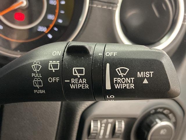 ジープ・ラングラーアンリミテッド Ｕｎｌｉｍｉｔｅｄ　Ｓａｈａｒａ　８型ナビ／レーダークルーズコントロール／ブラインドスポットモニター／シートヒーター／ステアリングヒーター／クリアランスソナー／フルセグＴＶ／ＡＣ１００Ｖ電源／スマートキー／純正１８インチアルミホイール（56枚目）