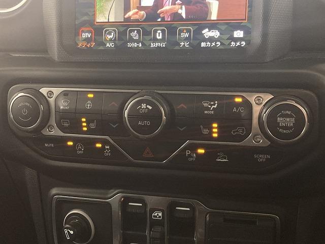 ジープ・ラングラーアンリミテッド Ｕｎｌｉｍｉｔｅｄ　Ｓａｈａｒａ　８型ナビ／レーダークルーズコントロール／ブラインドスポットモニター／シートヒーター／ステアリングヒーター／クリアランスソナー／フルセグＴＶ／ＡＣ１００Ｖ電源／スマートキー／純正１８インチアルミホイール（61枚目）