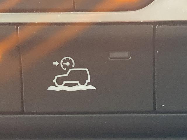 ジープ・ラングラーアンリミテッド Ｕｎｌｉｍｉｔｅｄ　Ｓａｈａｒａ　８型ナビ／レーダークルーズコントロール／ブラインドスポットモニター／シートヒーター／ステアリングヒーター／クリアランスソナー／フルセグＴＶ／ＡＣ１００Ｖ電源／スマートキー／純正１８インチアルミホイール（64枚目）