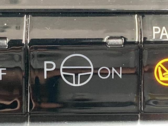 ジープ・コンパス ８０ｔｈアニバーサリーエディション　１０．１型モニター／レーダークルーズコントロール／全周囲モニター／黒革シート／サンルーフ／シートヒーター／ステアリングヒーター／電動リクライニングシート／オートホールド／プッシュスタート／ＥＴＣ（8枚目）