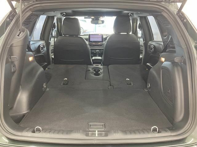 ジープ・コンパス ８０ｔｈアニバーサリーエディション　１０．１型モニター／レーダークルーズコントロール／全周囲モニター／黒革シート／サンルーフ／シートヒーター／ステアリングヒーター／電動リクライニングシート／オートホールド／プッシュスタート／ＥＴＣ（13枚目）