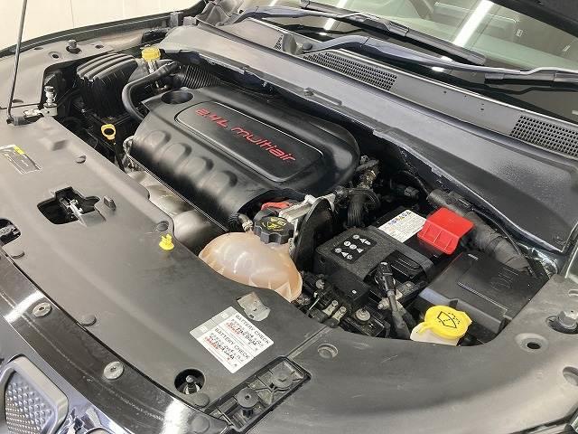 ジープ・コンパス ８０ｔｈアニバーサリーエディション　１０．１型モニター／レーダークルーズコントロール／全周囲モニター／黒革シート／サンルーフ／シートヒーター／ステアリングヒーター／電動リクライニングシート／オートホールド／プッシュスタート／ＥＴＣ（18枚目）