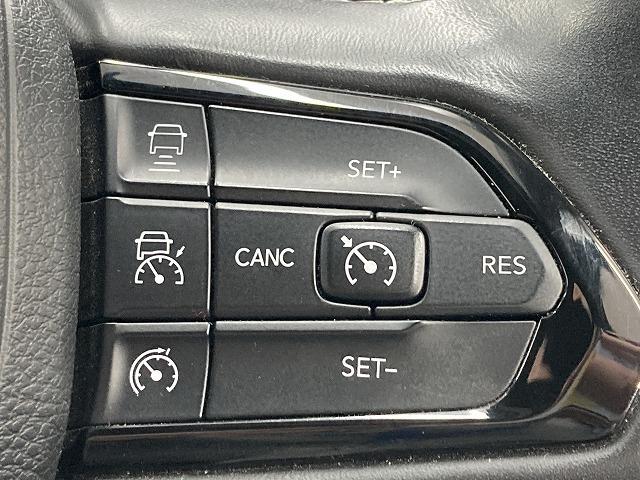 ジープ・コンパス ８０ｔｈアニバーサリーエディション　１０．１型モニター／レーダークルーズコントロール／全周囲モニター／黒革シート／サンルーフ／シートヒーター／ステアリングヒーター／電動リクライニングシート／オートホールド／プッシュスタート／ＥＴＣ（42枚目）