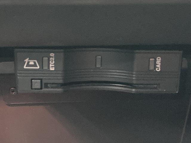 ジープ・コンパス ８０ｔｈアニバーサリーエディション　１０．１型モニター／レーダークルーズコントロール／全周囲モニター／黒革シート／サンルーフ／シートヒーター／ステアリングヒーター／電動リクライニングシート／オートホールド／プッシュスタート／ＥＴＣ（68枚目）