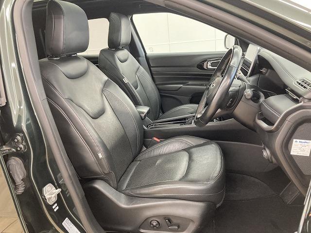 ジープ・コンパス ８０ｔｈアニバーサリーエディション　１０．１型モニター／レーダークルーズコントロール／全周囲モニター／黒革シート／サンルーフ／シートヒーター／ステアリングヒーター／電動リクライニングシート／オートホールド／プッシュスタート／ＥＴＣ（75枚目）