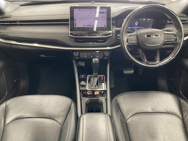 ジープ・コンパス ８０ｔｈアニバーサリーエディション　１０．１型モニター／レーダークルーズコントロール／全周囲モニター／黒革シート／サンルーフ／シートヒーター／ステアリングヒーター／電動リクライニングシート／オートホールド／プッシュスタート／ＥＴＣ（77枚目）