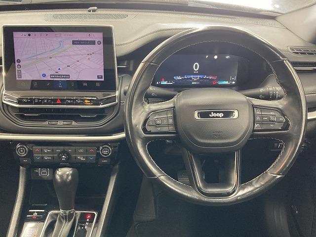 ジープ・コンパス ８０ｔｈアニバーサリーエディション　１０．１型モニター／レーダークルーズコントロール／全周囲モニター／黒革シート／サンルーフ／シートヒーター／ステアリングヒーター／電動リクライニングシート／オートホールド／プッシュスタート／ＥＴＣ（78枚目）