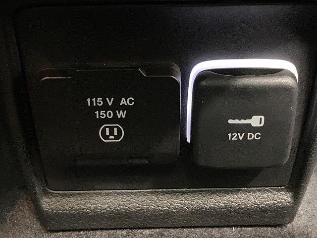 ジープ・コンパス ８０ｔｈアニバーサリーエディション　１０．１型モニター／レーダークルーズコントロール／全周囲モニター／黒革シート／サンルーフ／シートヒーター／ステアリングヒーター／電動リクライニングシート／オートホールド／プッシュスタート／ＥＴＣ（80枚目）