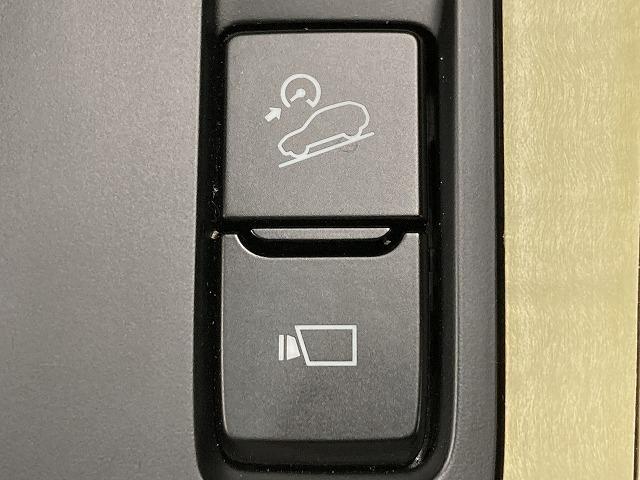 ＣＸ－８０ ＰＨＥＶ　Ｐｒｅｍｉｕｍ　Ｍｏｄｅｒｎ　純正ナビＴＶ／レーダークルーズコントロール／パノラマルーフ／ブラインドスポットモニター／ヘッドアップディスプレイ／白革シート／シートヒーター／シートクーラー／全周囲モニター／ステアリングヒーター（9枚目）