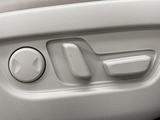 ＣＸ－８０ ＰＨＥＶ　Ｐｒｅｍｉｕｍ　Ｍｏｄｅｒｎ　純正ナビＴＶ／レーダークルーズコントロール／パノラマルーフ／ブラインドスポットモニター／ヘッドアップディスプレイ／白革シート／シートヒーター／シートクーラー／全周囲モニター／ステアリングヒーター（68枚目）