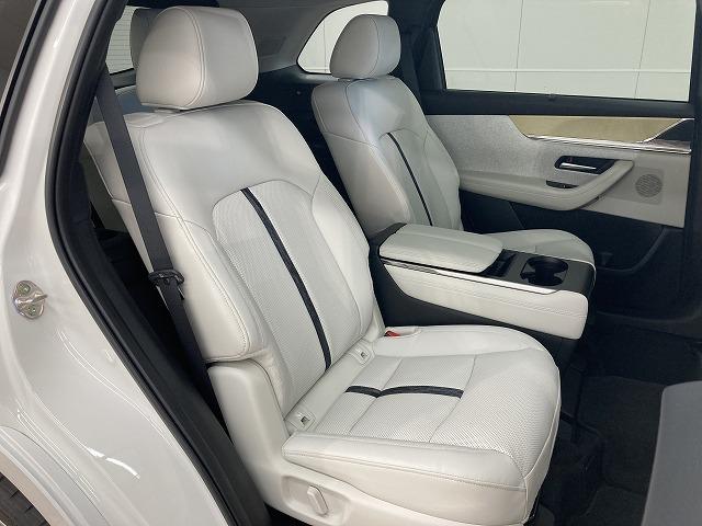 ＣＸ－８０ ＰＨＥＶ　Ｐｒｅｍｉｕｍ　Ｍｏｄｅｒｎ　純正ナビＴＶ／レーダークルーズコントロール／パノラマルーフ／ブラインドスポットモニター／ヘッドアップディスプレイ／白革シート／シートヒーター／シートクーラー／全周囲モニター／ステアリングヒーター（70枚目）