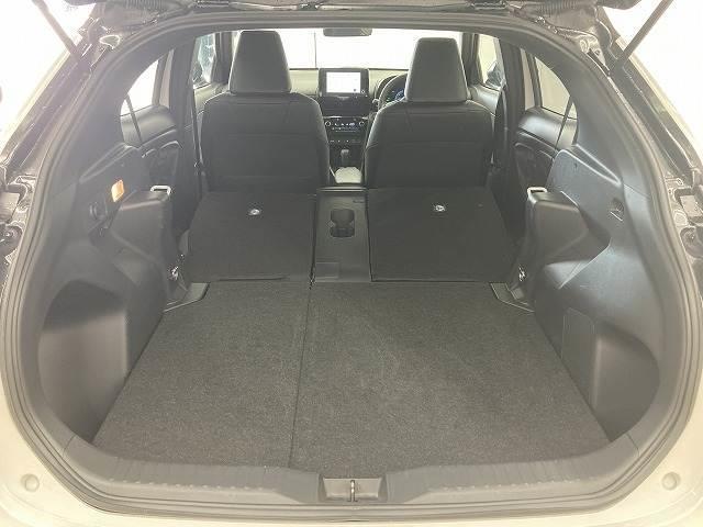 ヤリスクロス HYBRID Z ウルバーノ 特別仕様/ナビ/フルセグTV/全周囲/レーダークルーズコントロール/HDMI接続/シートヒーター/ブラインドスポットモニター/ハンドルヒーター/ETC/パワーシート/LEDヘッドライト/純正アルミ(13枚目)