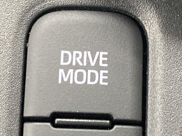 ヤリスクロス HYBRID Z ウルバーノ 特別仕様/ナビ/フルセグTV/全周囲/レーダークルーズコントロール/HDMI接続/シートヒーター/ブラインドスポットモニター/ハンドルヒーター/ETC/パワーシート/LEDヘッドライト/純正アルミ(55枚目)