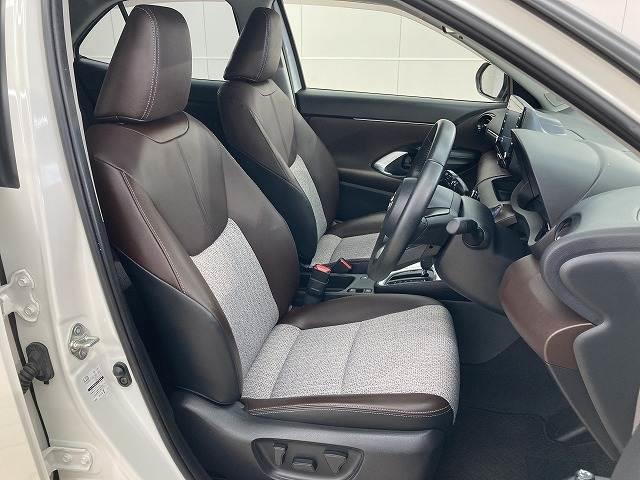 ヤリスクロス HYBRID Z ブラインドスポットモニター/全周囲モニター/ETC/純正アルミホイール/シートヒーター/パワーシート/コーナーセンサー/レーダークルーズコントロール/スマートキー/オートハイビーム/オートエアコン/(5枚目)