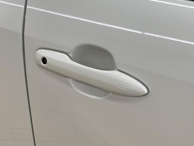 ヤリスクロス HYBRID Z ブラインドスポットモニター/全周囲モニター/ETC/純正アルミホイール/シートヒーター/パワーシート/コーナーセンサー/レーダークルーズコントロール/スマートキー/オートハイビーム/オートエアコン/(24枚目)