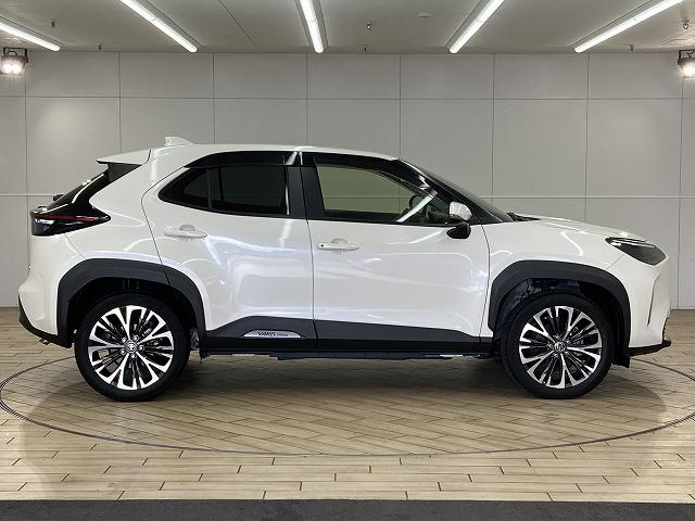 ヤリスクロス HYBRID Z ブラインドスポットモニター/全周囲モニター/ETC/純正アルミホイール/シートヒーター/パワーシート/コーナーセンサー/レーダークルーズコントロール/スマートキー/オートハイビーム/オートエアコン/(39枚目)