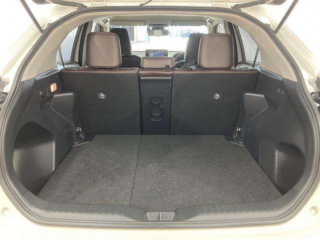 ヤリスクロス HYBRID Z ブラインドスポットモニター/全周囲モニター/ETC/純正アルミホイール/シートヒーター/パワーシート/コーナーセンサー/レーダークルーズコントロール/スマートキー/オートハイビーム/オートエアコン/(41枚目)