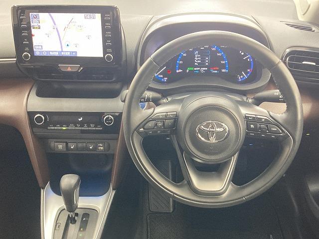 ヤリスクロス HYBRID Z ブラインドスポットモニター/全周囲モニター/ETC/純正アルミホイール/シートヒーター/パワーシート/コーナーセンサー/レーダークルーズコントロール/スマートキー/オートハイビーム/オートエアコン/(46枚目)
