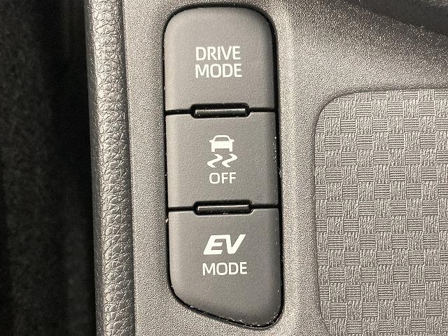 ヤリスクロス HYBRID Z ブラインドスポットモニター/全周囲モニター/ETC/純正アルミホイール/シートヒーター/パワーシート/コーナーセンサー/レーダークルーズコントロール/スマートキー/オートハイビーム/オートエアコン/(60枚目)