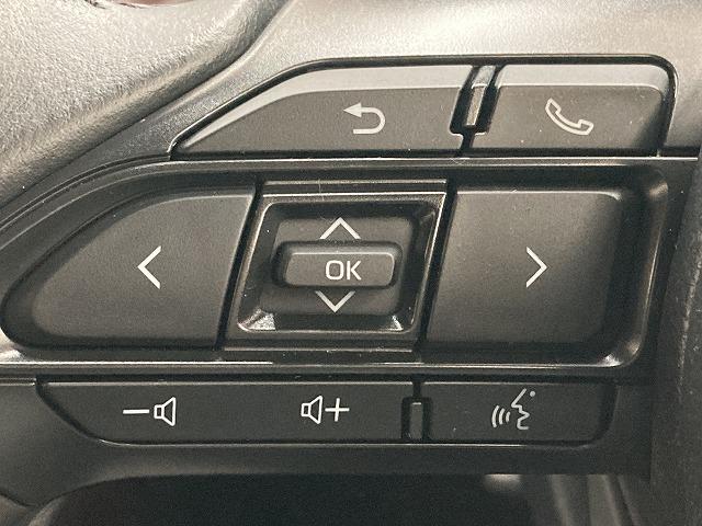 ヤリスクロス HYBRID Z ブラインドスポットモニター/全周囲モニター/ETC/純正アルミホイール/シートヒーター/パワーシート/コーナーセンサー/レーダークルーズコントロール/スマートキー/オートハイビーム/オートエアコン/(65枚目)