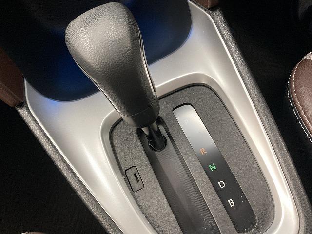 ヤリスクロス HYBRID Z ブラインドスポットモニター/全周囲モニター/ETC/純正アルミホイール/シートヒーター/パワーシート/コーナーセンサー/レーダークルーズコントロール/スマートキー/オートハイビーム/オートエアコン/(67枚目)