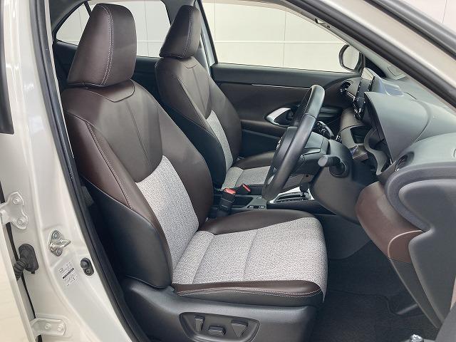 ヤリスクロス HYBRID Z ブラインドスポットモニター/全周囲モニター/ETC/純正アルミホイール/シートヒーター/パワーシート/コーナーセンサー/レーダークルーズコントロール/スマートキー/オートハイビーム/オートエアコン/(79枚目)