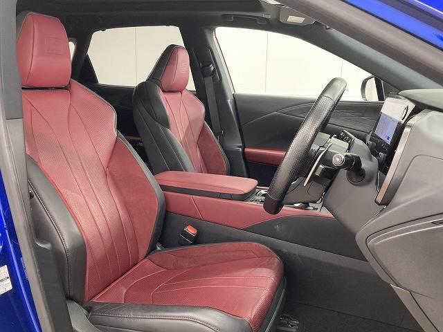 ＲＸ ＲＸ５００ｈ　“Ｆ　ＳＰＯＲＴ　Ｐｅｒｆｏｒｍａｎｃｅ”　パノラマルーフ／電動リアゲート／全周囲モニター／ブラインドスポットモニター／ヘッドアップディスプレイ／デジタルインナーミラー／３眼ＬＥＤヘッドライト／赤革シート／シートヒーター／シートクーラー／ＥＴＣ（5枚目）