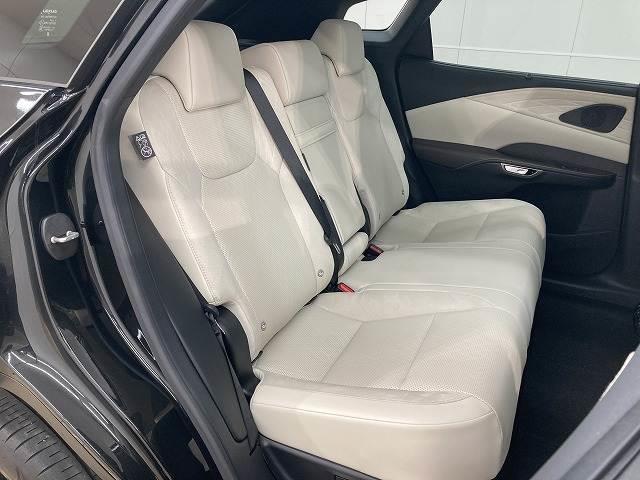 ＲＸ ＲＸ３５０ｈ　“ｖｅｒｓｉｏｎ　Ｌ”　全周囲カメラ／パノラマサンルーフ／白革シート／３眼ＬＥＤ／メモリーシート／シートヒーター／ベンチレーション／レーダークルーズコントロール／ブラインドスポットモニター／デジタルインナーミラー（6枚目）