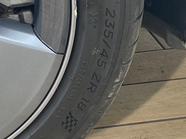 モデル３ スタンダードレンジプラス　ガラスルーフ／オートパイロット／ＥＴＣ／ＬＥＤヘッド／レーダークルーズコントロール／シートヒーター／ハンドルヒーター／純正１９インチアルミホイール／パワーシート／クリアランスソナー（26枚目）