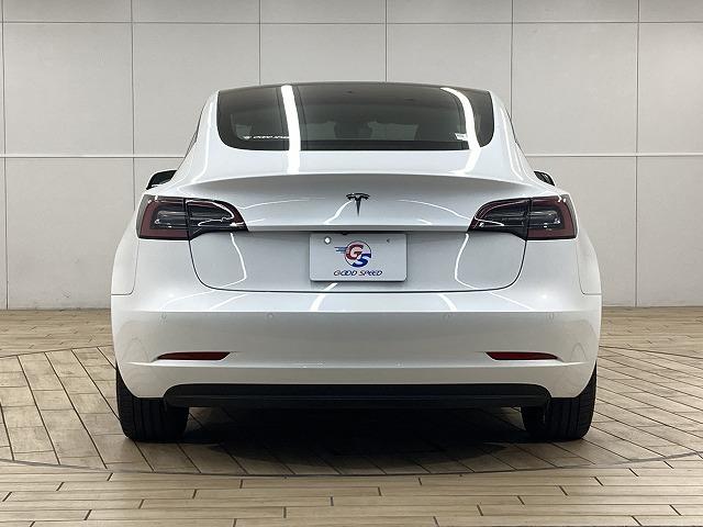 モデル３ スタンダードレンジプラス　ガラスルーフ／オートパイロット／ＥＴＣ／ＬＥＤヘッド／レーダークルーズコントロール／シートヒーター／ハンドルヒーター／純正１９インチアルミホイール／パワーシート／クリアランスソナー（35枚目）