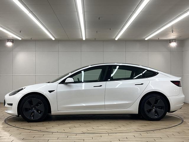 モデル３ スタンダードレンジプラス　ガラスルーフ／オートパイロット／ＥＴＣ／ＬＥＤヘッド／レーダークルーズコントロール／シートヒーター／ハンドルヒーター／純正１９インチアルミホイール／パワーシート／クリアランスソナー（68枚目）