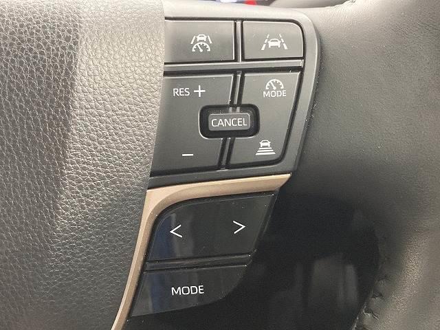 クラウンクロスオーバー Ｇ　“Ａｄｖａｎｃｅｄ・Ｌｅａｔｈｅｒ　Ｐａｃｋａｇｅ”　純正ナビ／全周囲モニター／電動リアゲート／レーダークルーズコントロール／ブラインドスポットモニター／ＡＣ１００Ｖ／シートヒーター／シートクーラー／黒革シート／４眼ＬＥＤヘッドライト／置くだけ充電（6枚目）